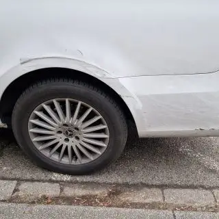Unfall Ettlingen-West Kreisverkehr
